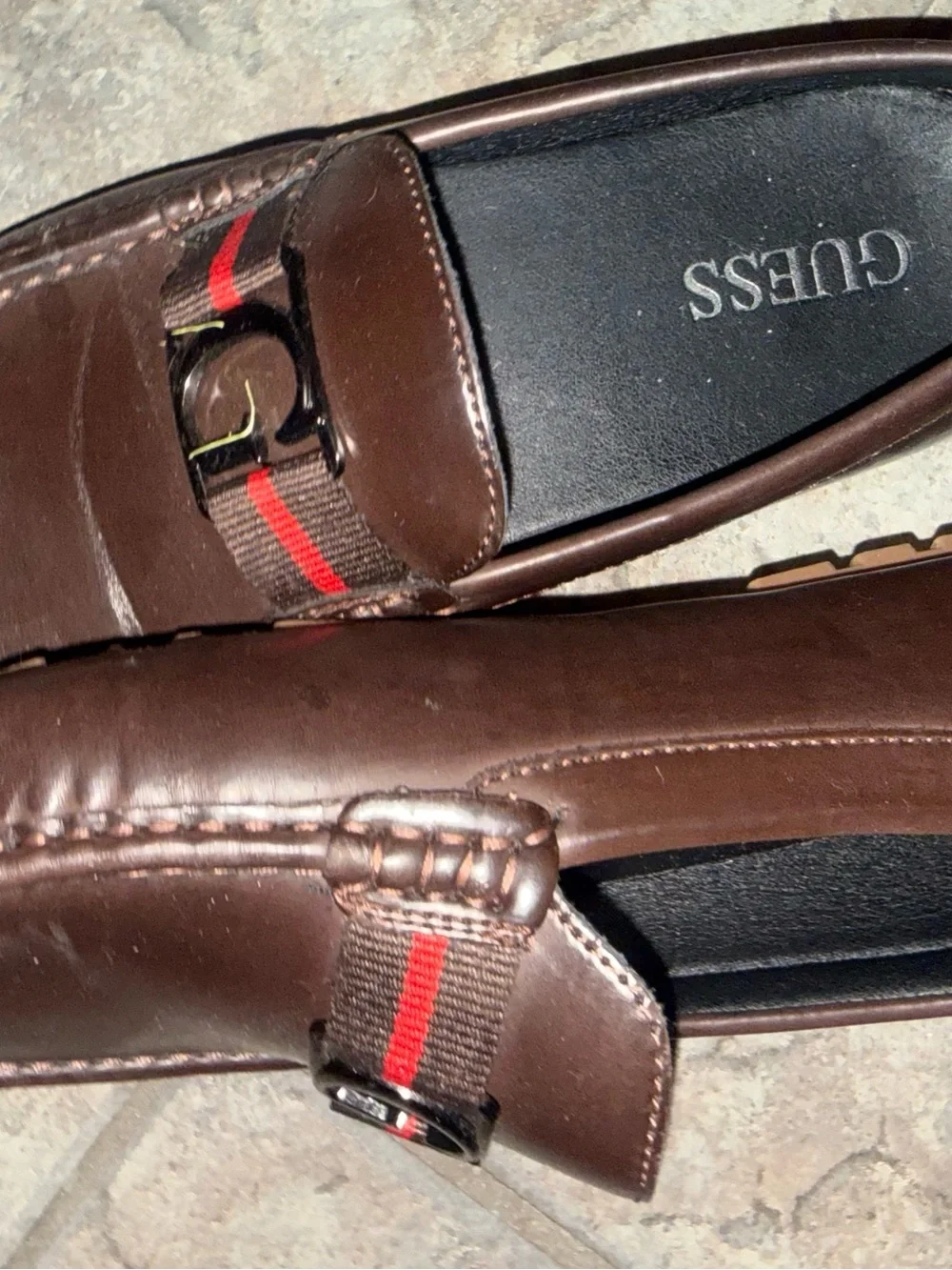 GUESS Men's size 10.5 like new Brown Leather Loafers with Red-Striped Accent